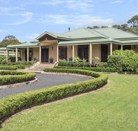 Reign Manor - large group accommodation - Tourism Gold Coast