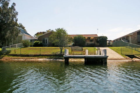 Relax And Enjoy The River - Tourism Gold Coast 1