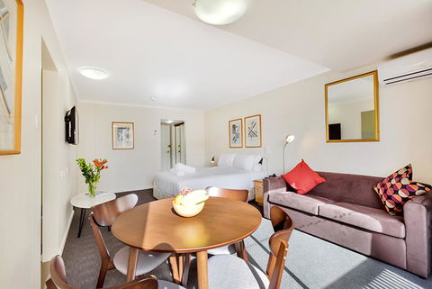Renovated Stylish Studio - Tourism Gold Coast 1