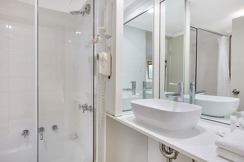 Renovated Stylish Studio - Tourism Gold Coast 2