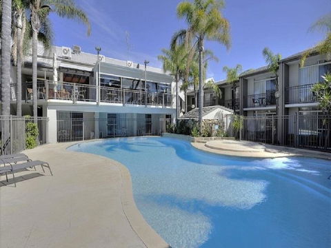 Resort Serviced Apartments - Mandurah - Tourism Gold Coast 0