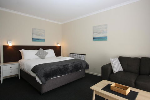Resort Serviced Apartments - Mandurah - Tourism Gold Coast 2