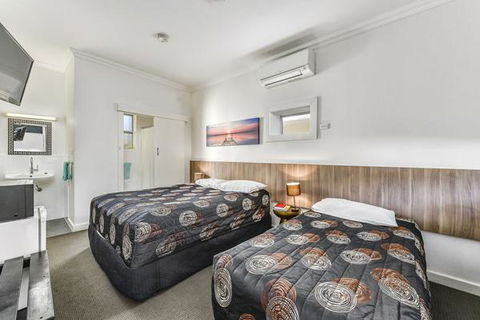 Rest Motels - Tourism Gold Coast 2