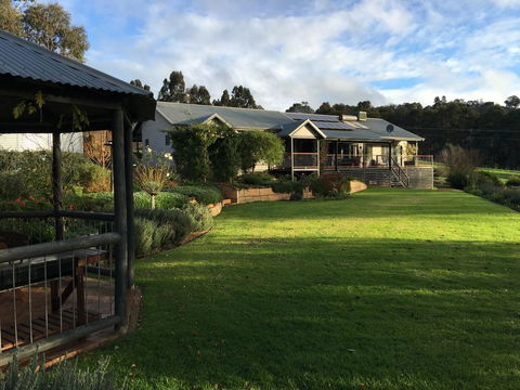 Rickaty On Blackwood - Tourism Gold Coast 0