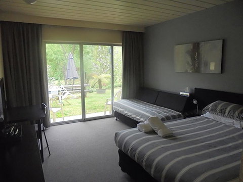 Riverbank Park MOTEL - Tourism Gold Coast 3