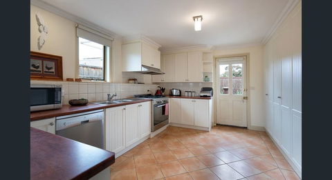 Roalies Farm House - Tourism Gold Coast 3
