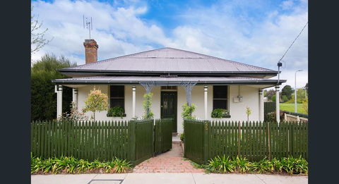 Roalies Farm House - Tourism Gold Coast 0