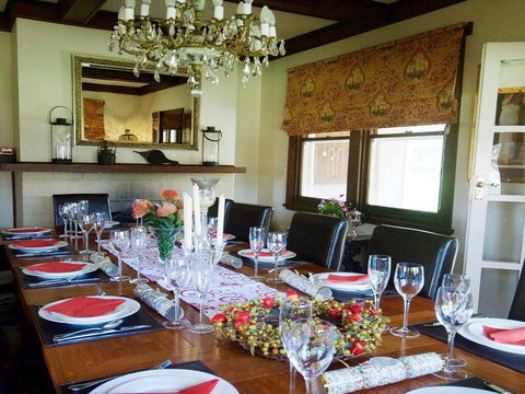 Robin Hill Manor - Rambling Retreat & Tennis Court - Tourism Gold Coast 3
