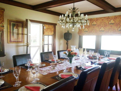 Robin Hill Manor - Rambling Retreat & Tennis Court - Tourism Gold Coast 2