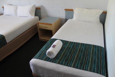 Rocky Glen Hotel Motel Gladstone - Tourism Gold Coast 2