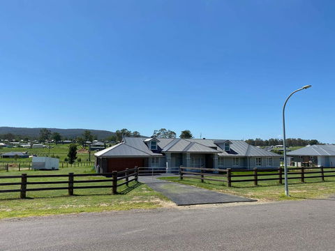 Rosehill Vines - Gold Coast 2