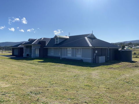 Rosehill Vines - Gold Coast 0