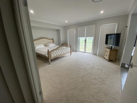 Rosehill Vines - Gold Coast 1