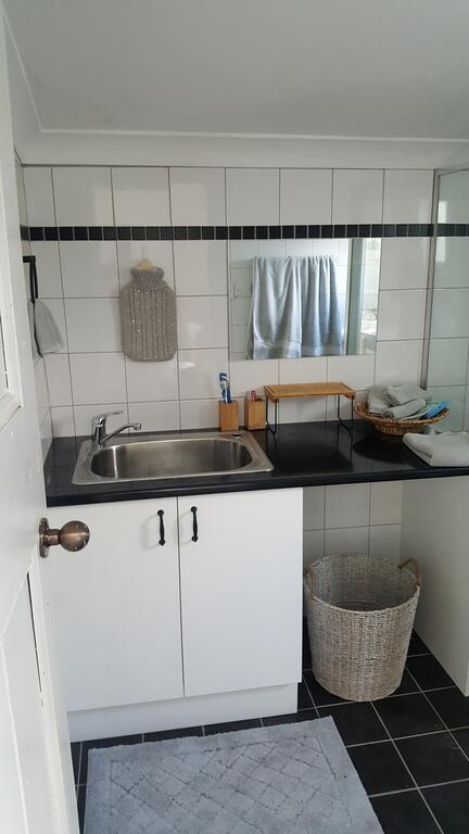 Rosslyn Cottages - Tourism Gold Coast 2