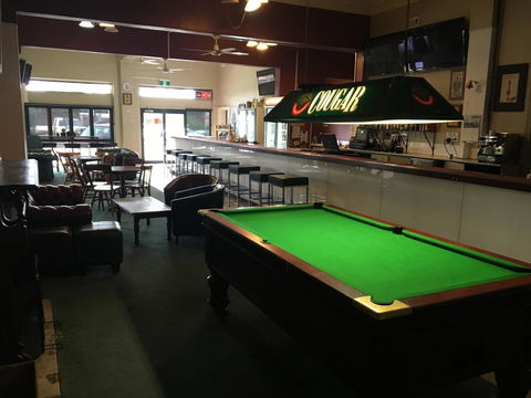 Royal Exchange Hotel - Tourism Gold Coast 1