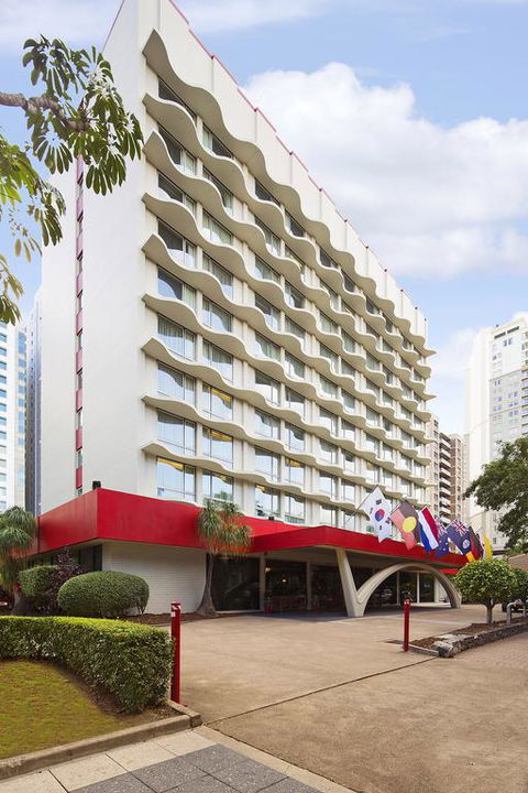 Royal On The Park - Tourism Gold Coast 3