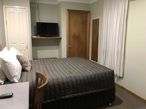 Roydons Motor Inn - Tourism Gold Coast 3