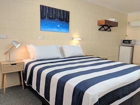 Sail Inn Motel - Tourism Gold Coast 1