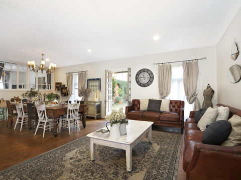 Saint Eloi - La Maison - Tourism Gold Coast 1