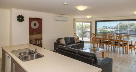 SALT - 37 Oceanview Drive - Tourism Gold Coast 3