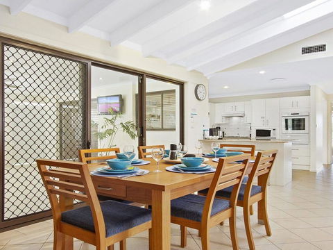 Saltwater - Entertainers Paradise - Tourism Gold Coast 2