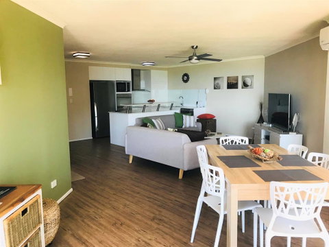 Sanctuary Beach Resort - Tourism Gold Coast 3