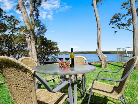 Sanctuary On The Bay - Fish Or Kayak From The Yard - Tourism Gold Coast 0