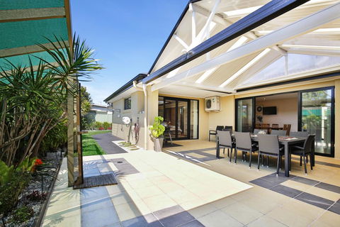 Sandy Bottom - Pet Friendly - 3 Min Walk To Beach - Tourism Gold Coast 0