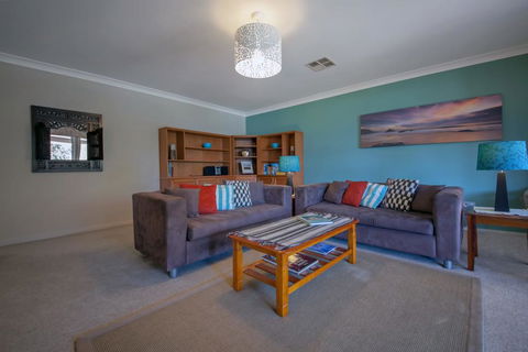Sandy Point Road, 151 - Tourism Gold Coast 1