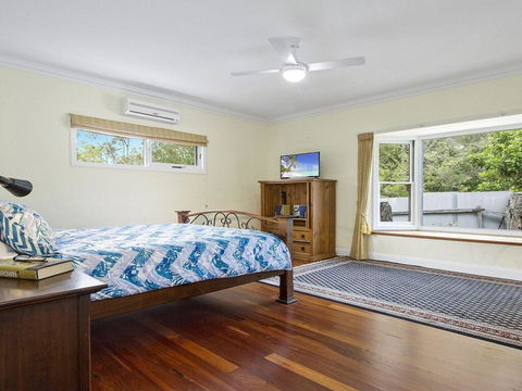 Sandy Shores - Character, Charm, Outdoor Spa - Tourism Gold Coast 3