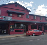 Sarina Hotel - Tourism Gold Coast