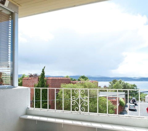 Scarlett's By Salamanca - Tourism Gold Coast 0