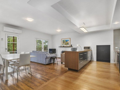 SEA CORNER - Anglesea - Tourism Gold Coast 1
