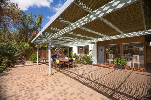 Sea J's, Brighton - Tourism Gold Coast 3