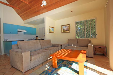Sea Shell Chalet @ Berrara Chalet - Tourism Gold Coast 2