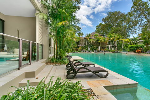 Sea Temple Swim Out Apartment - Tourism Gold Coast 1