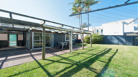 Sea Urchin, 9 Sandy Point Road - Tourism Gold Coast 3