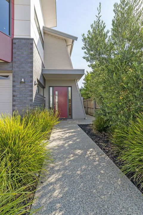 Sea View: Luxury Beachfront - Tourism Gold Coast 3