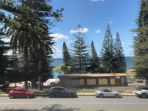 Seabreeze Beach Hotel - Gold Coast 1