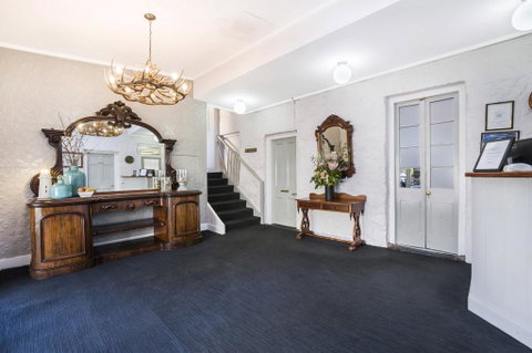 Seacombe House Motor Inn Port Fairy - Tourism Gold Coast 3