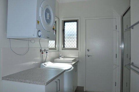 Seadaze 1 - Rainbow Beach, Gorgeous Unit Close To The Beach, Aircon, Pool - Tourism Gold Coast 1