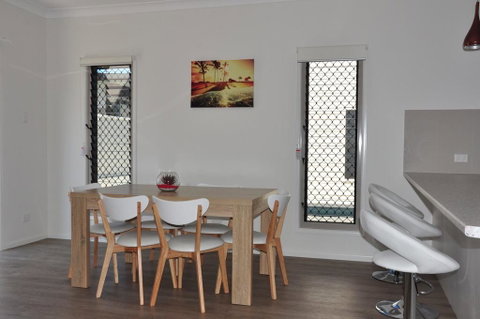 Seadaze 1 - Rainbow Beach, Gorgeous Unit Close To The Beach, Aircon, Pool - Tourism Gold Coast 2