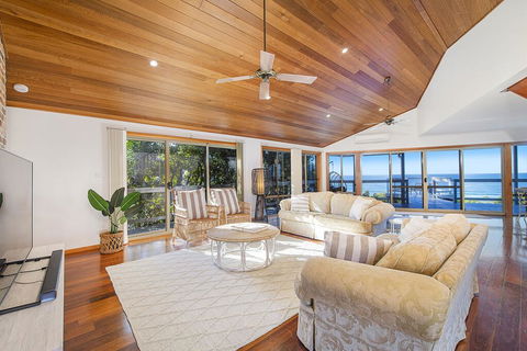 Seascape @ 19 Pindari - Privacy, Space, Views - Tourism Gold Coast 2