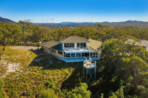 Seascape @ 19 Pindari - Privacy, Space, Views - Tourism Gold Coast 1