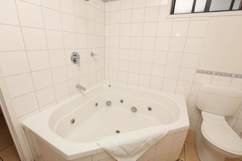 Seaview Motel & Apartments - Tourism Gold Coast 1