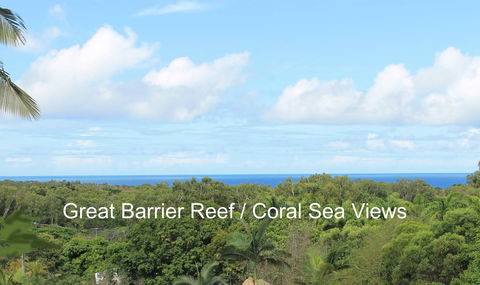 SEAVIEWS Oak Beach - Tourism Gold Coast 0