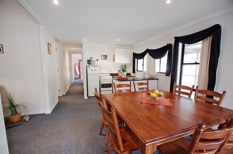Serenity Grove - Tourism Gold Coast 1