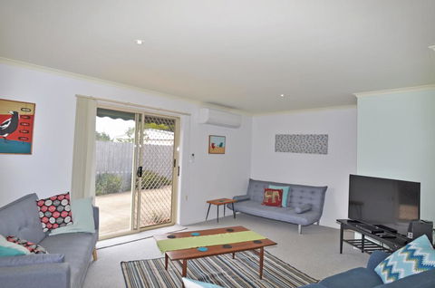 SERRELL BY THE SEA - PET FRIENDLY - Tourism Gold Coast 3
