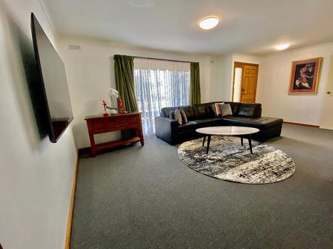 Sevens Avenue Guest House - Tourism Gold Coast 3