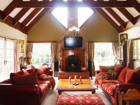 Shakespeare's Wilderness Chalet - Tourism Gold Coast 1